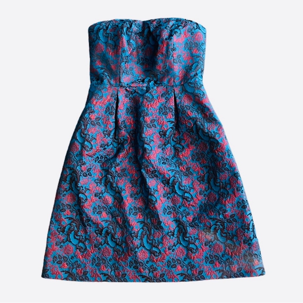 Beautiful strapless brocade shimmer dress w pockets!